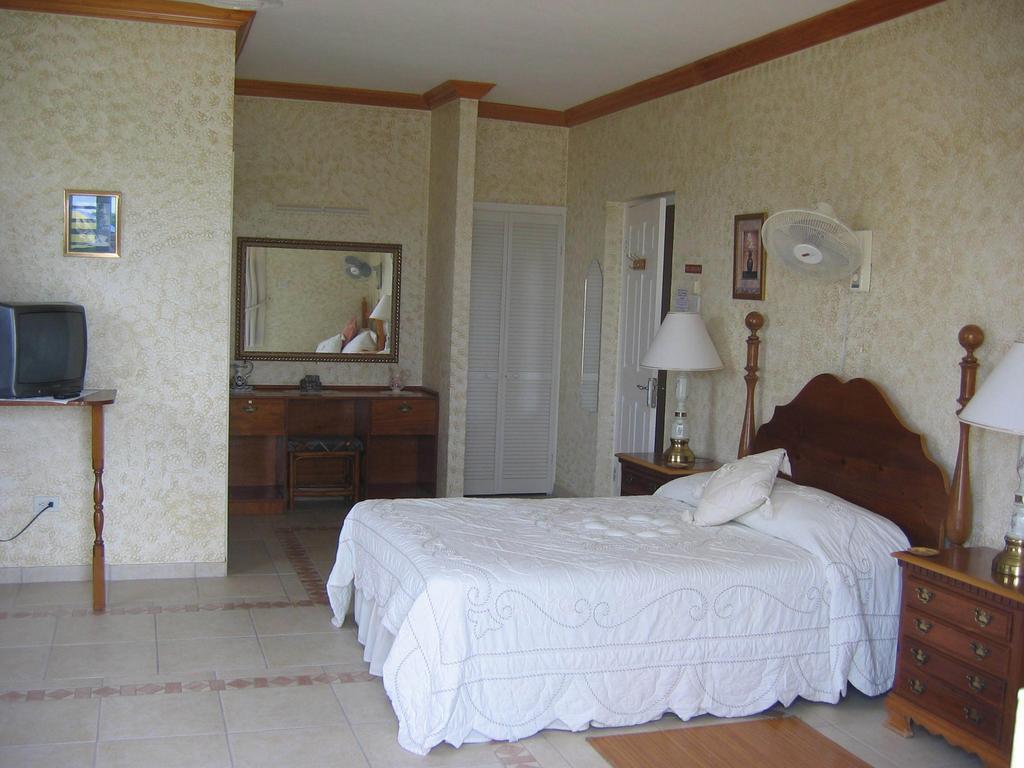 Palm Paradise Guest House And Apartments BARBADOS Номер фото